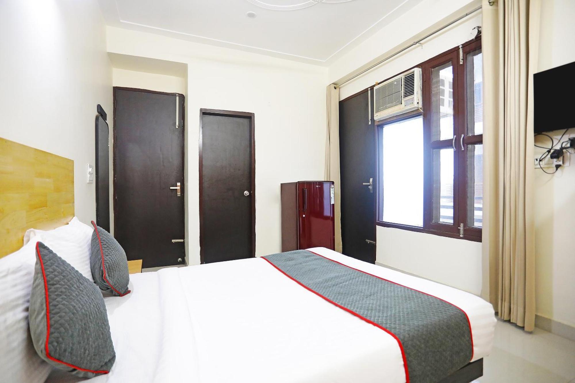 Hotel Super Townhouse Cloud Bay, Near Genpact, Sector-69, Gurgaon Exterior foto